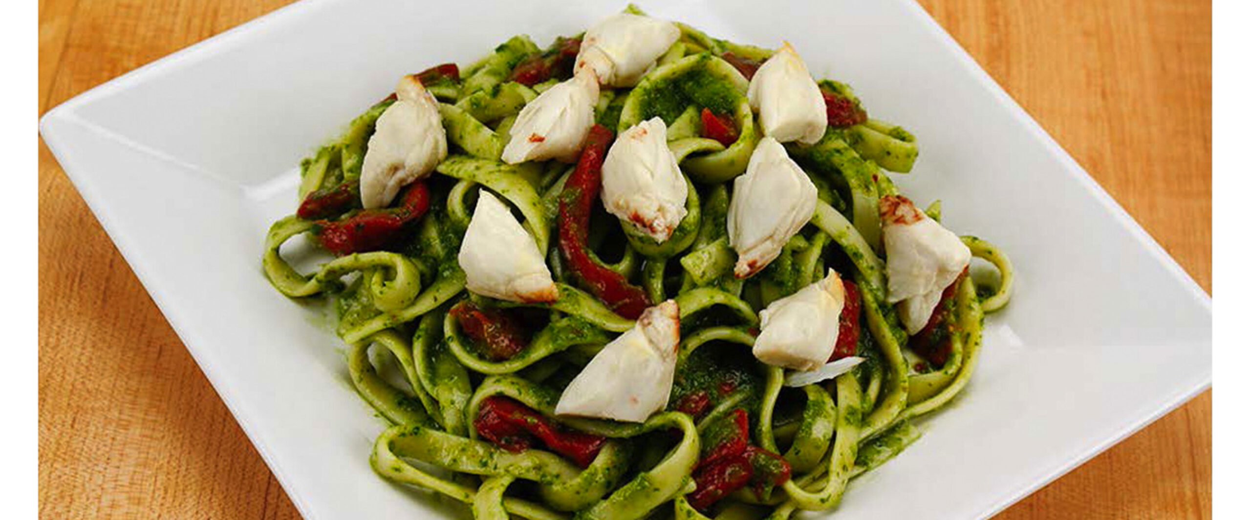 Chimichurri Crab & Roasted Red Pepper Pasta - Handy Seafood