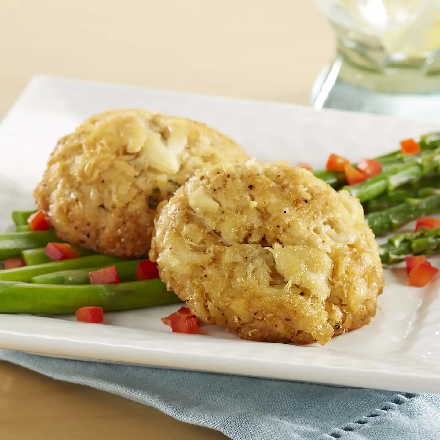 Ultimate Crab Cakes - 4 OZ. - Handy Seafood